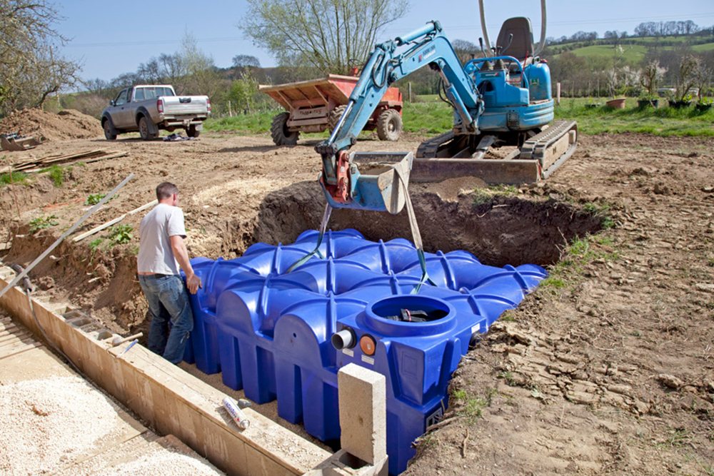 Nettoyage et désinfection d'une cuve de récupération d'eau